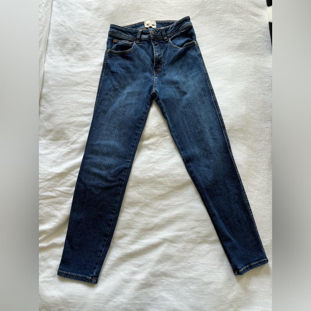 Sézane denim. Size 27, skinny jeans. Wear with your tall boots!